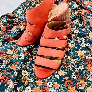 Size 9 CC Corso Como Ontariss wedge sandals